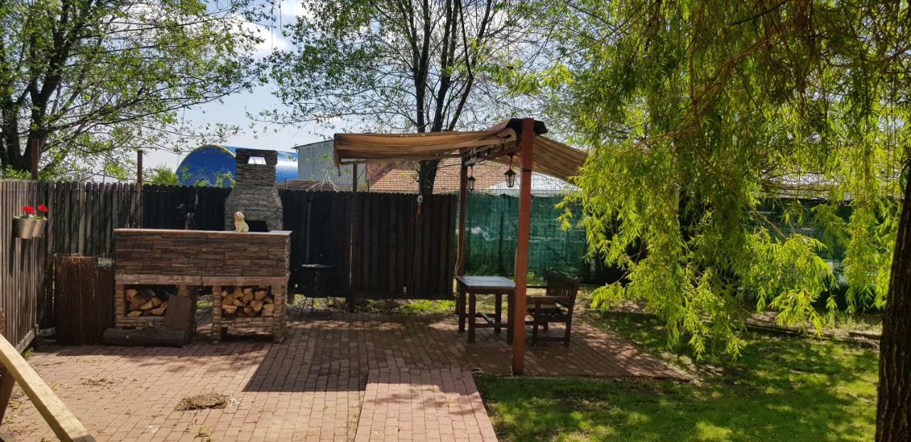 Casa Arcadia 1 Piscina,Jacuzzi, Sauna Buzău Exterior foto